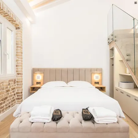 Murofinto Homes De Vecchio